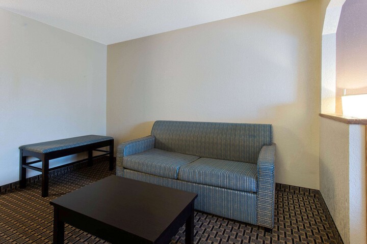 Room 27 of 49