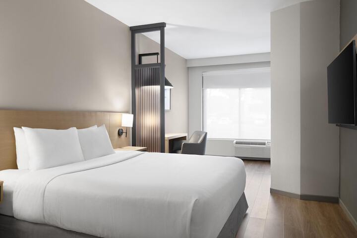 Hyatt Place Roanoke Airport / Valley View Mall