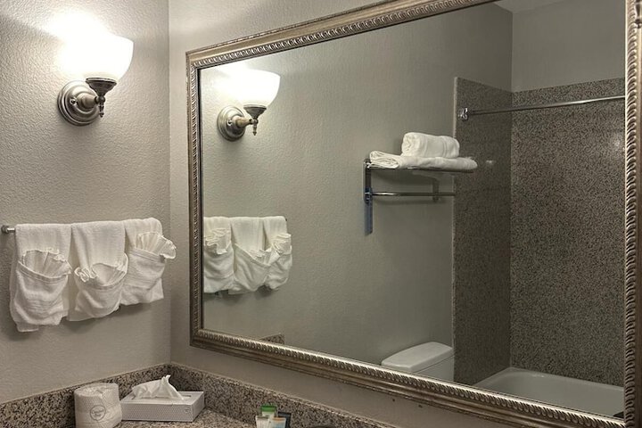 Room 9 of 20