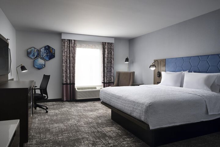 Hampton Inn & Suites Dallas-DFW ARPT W-SH 183 Hurst