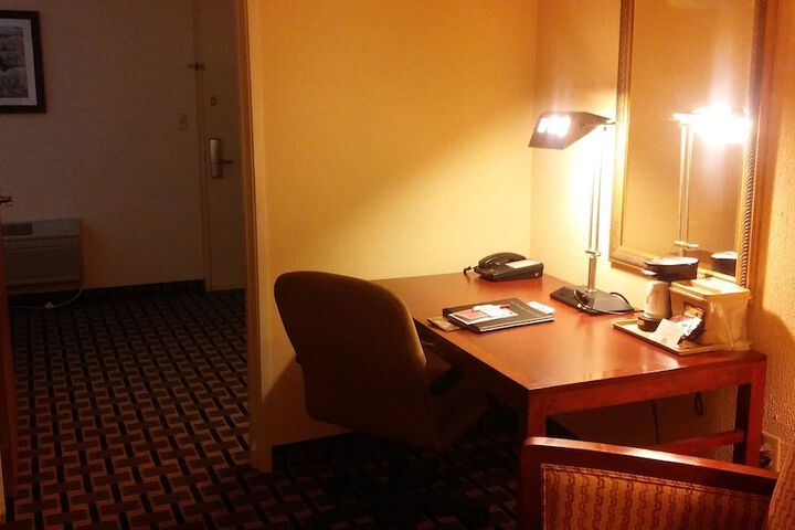 Econo Lodge Inn & Suites Brookings