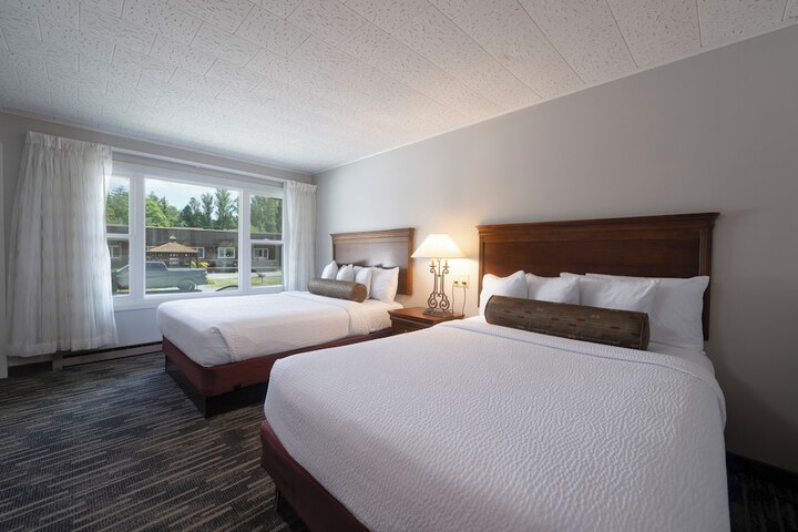 Scottys Lakeside Resort