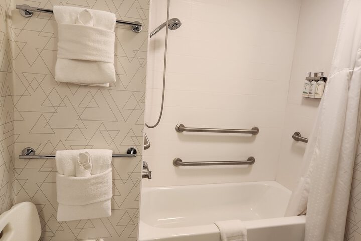 Room 18 of 38