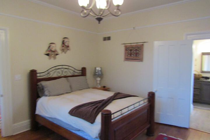 Room 16 of 32
