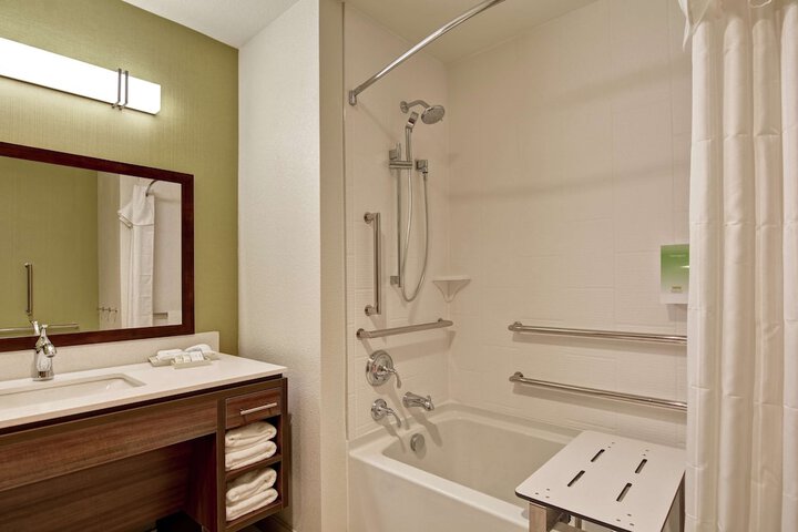 Room 32 of 54