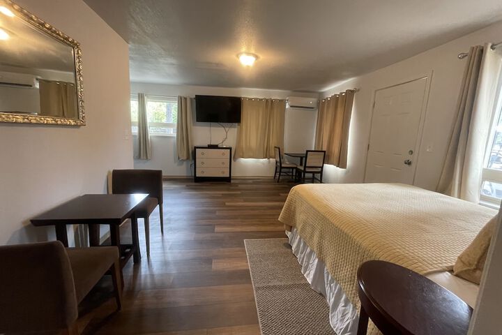 Room 26 of 61