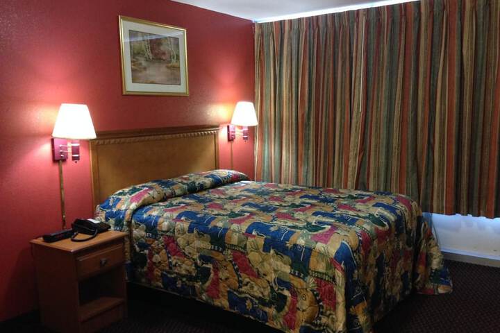 Room 12 of 18