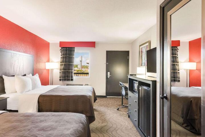 Clarion Inn & Suites Russellville I-40
