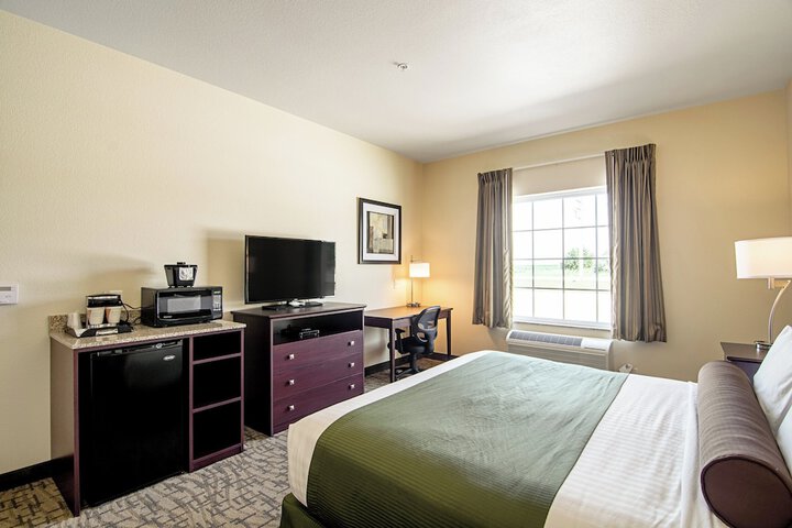 Cobblestone Hotel & Suites - Paxton