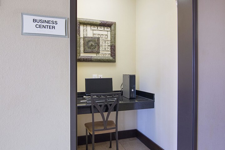 Business Center 70 of 74