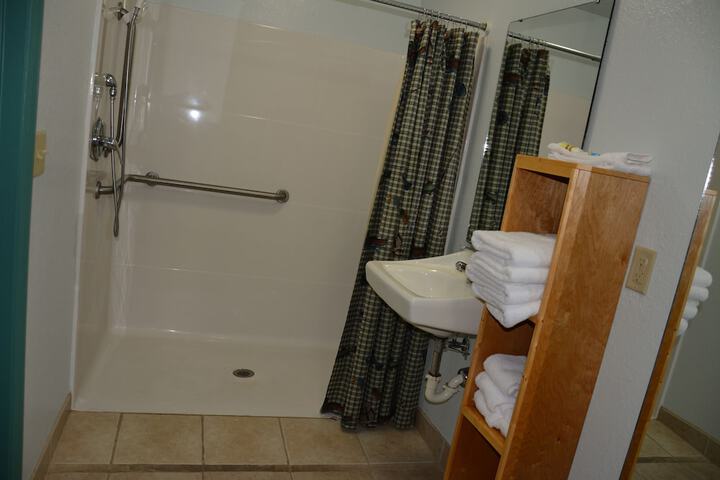 Camp Mack Lodge Marina & RV Resort