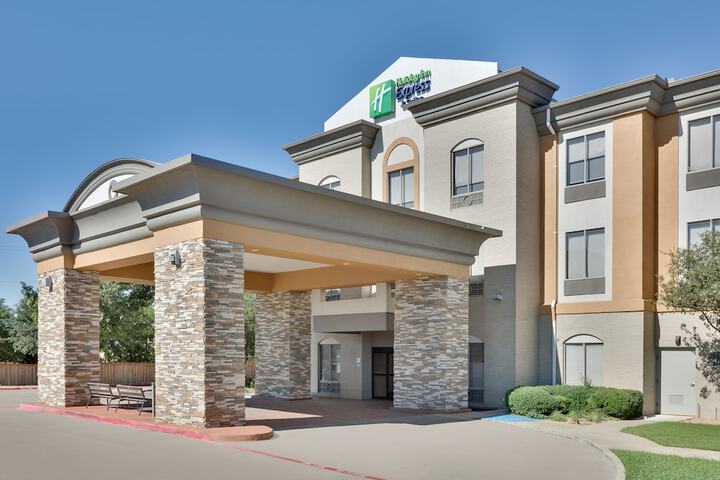 Hotel 4 of 40