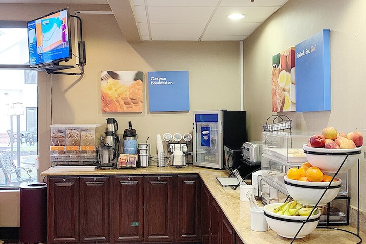 Breakfast/Coffee Service 42 of 47