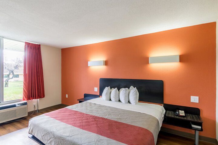Room 25 of 35