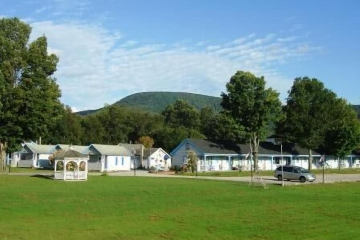 West Road Motel
