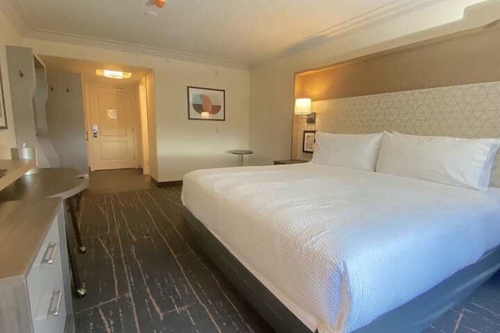 Room 32 of 58