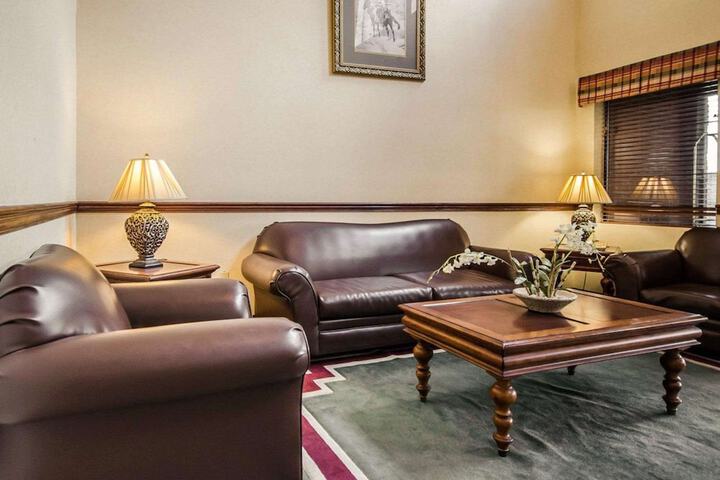 Quality Suites Jeffersonville - Louisville North