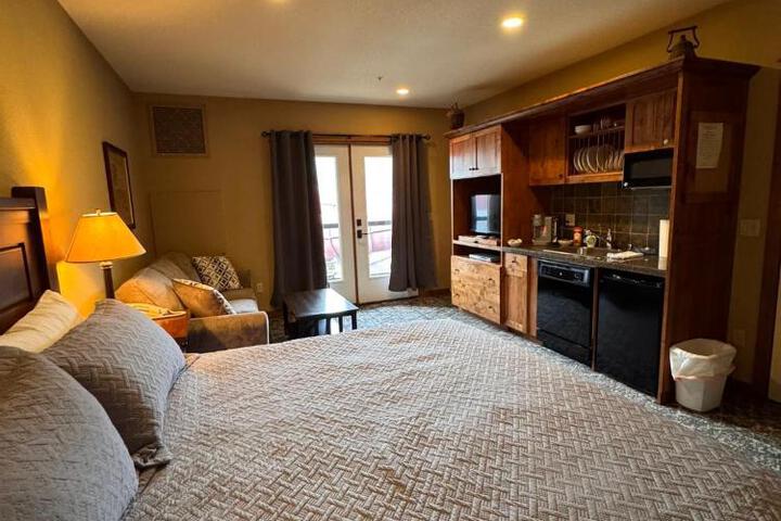 Morning Star Lodge - Hosted by Linda