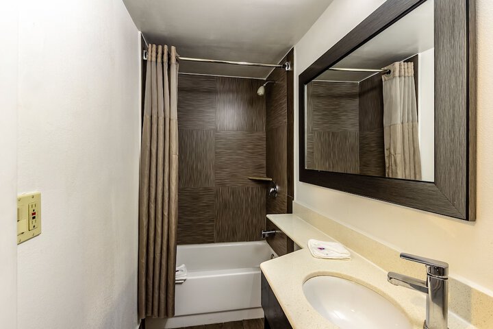 Motel 6 Elizabeth NJ - Newark Liberty Intl Airport