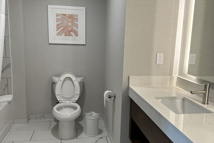 Room 64 of 104