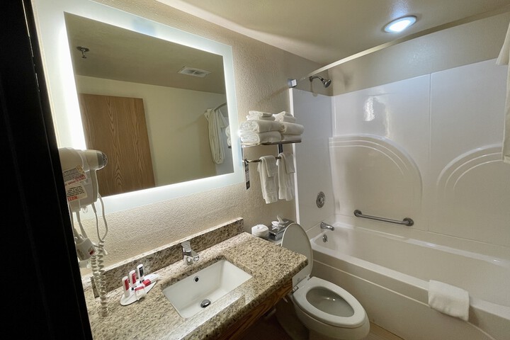Super 8 by Wyndham Macon