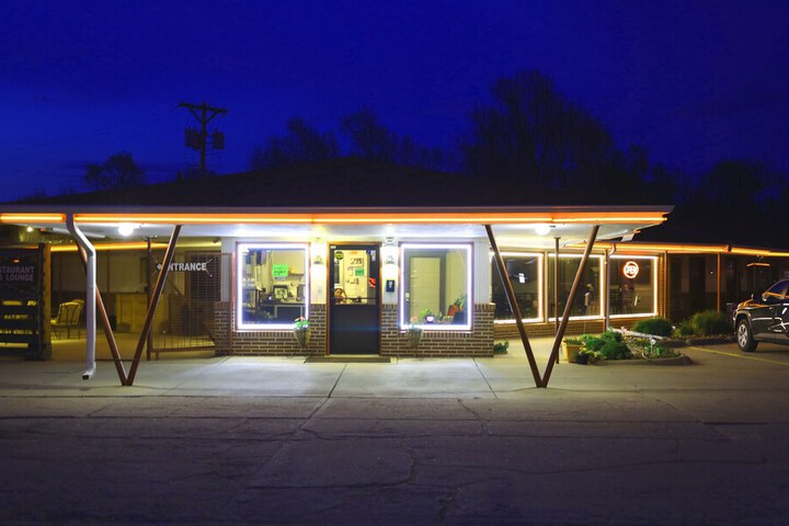 Raine Motel