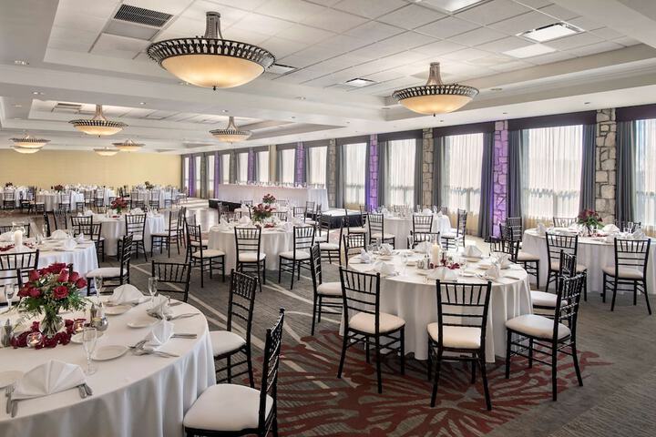 DoubleTree by Hilton Pittsburgh Airport