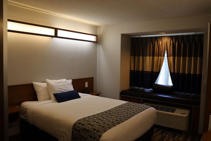 Microtel Inn & Suites by Wyndham Columbus / Near Fort Benning