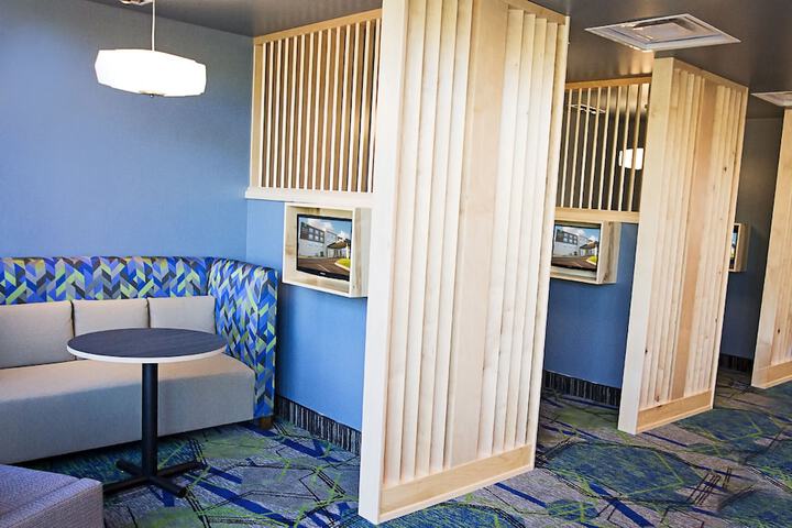 Holiday Inn Express & Suites Greenwood Mall by IHG