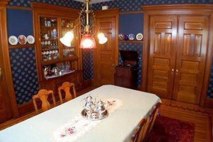 FRANKLIN VICTORIAN BED & BREAKFAST