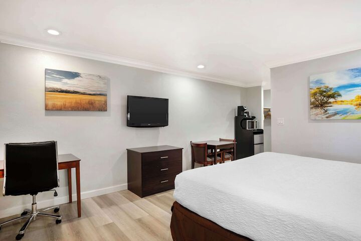 Room 9 of 29