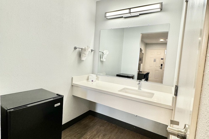 Motel 6 Bellflower CA - Los Angeles