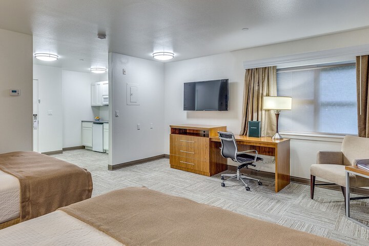Room 28 of 63