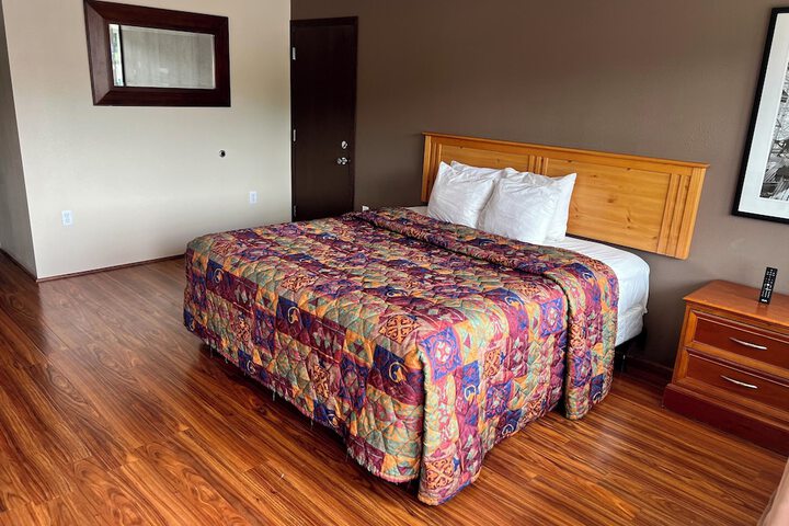 Room 301 of 443