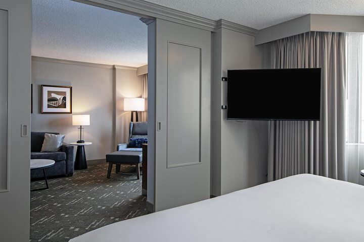 DoubleTree by Hilton Hotel West Edmonton