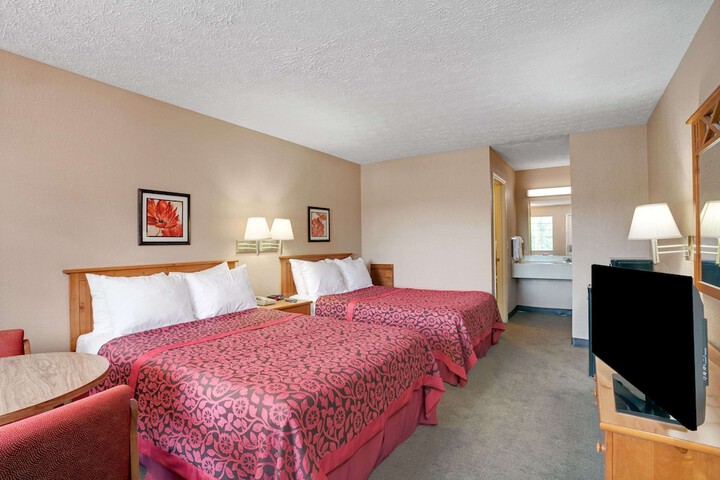 Room 10 of 14