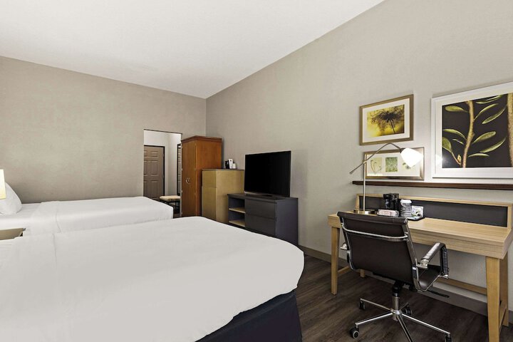 Room 34 of 53