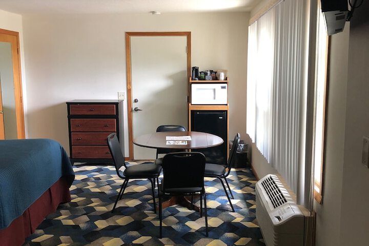 Room 15 of 98