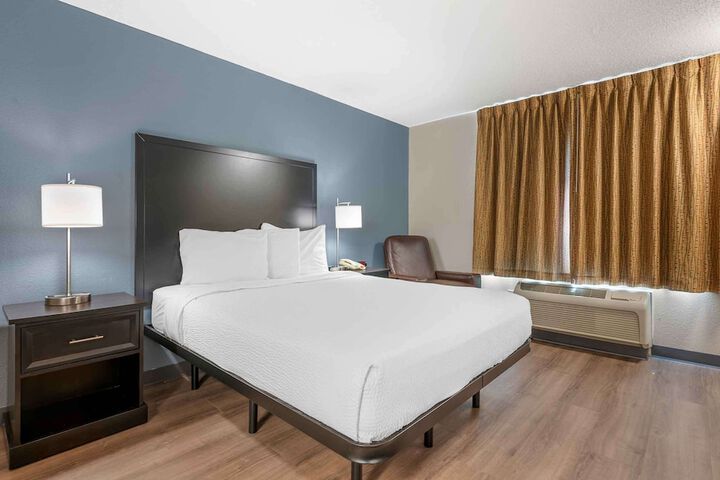 Room 12 of 25