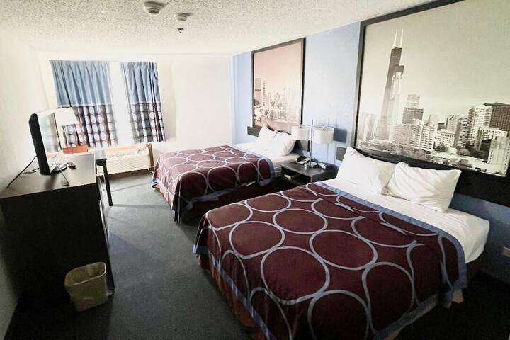 Room 5 of 16