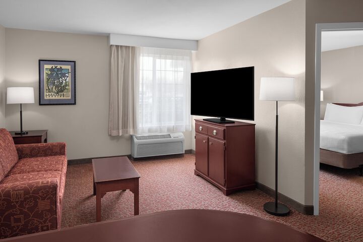 Room 10 of 28