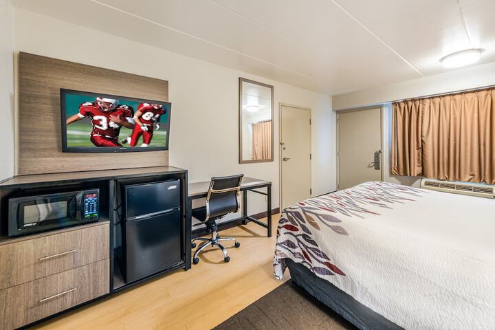 Room 16 of 28
