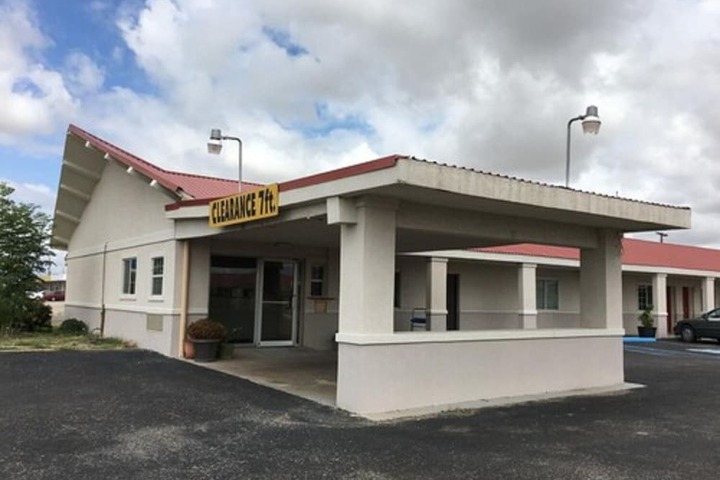 Hotel 4 of 24