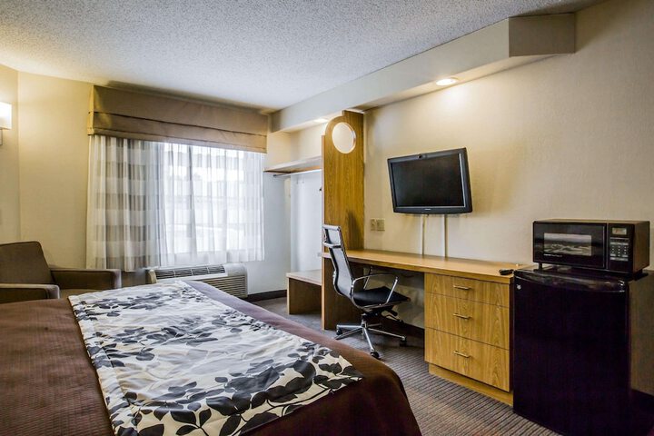 Room 25 of 53