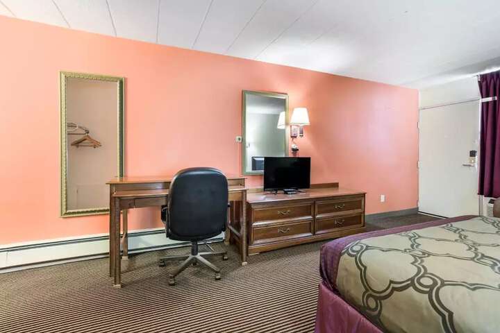 Room 14 of 19