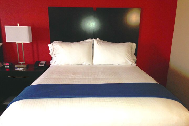 Holiday Inn Express & Suites Jackson Downtown - Coliseum by IHG