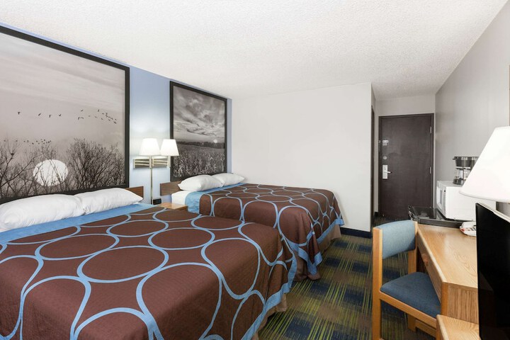 Room 10 of 17