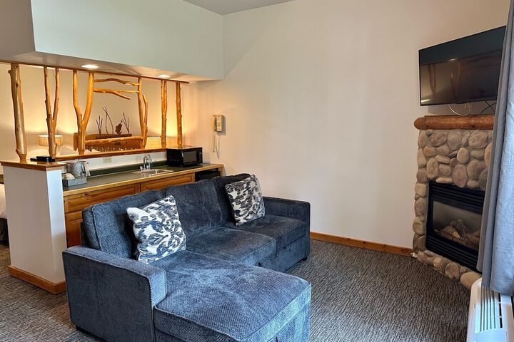 Room 14 of 30
