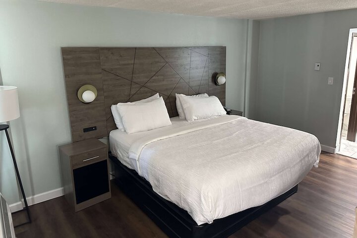 Room 10 of 17