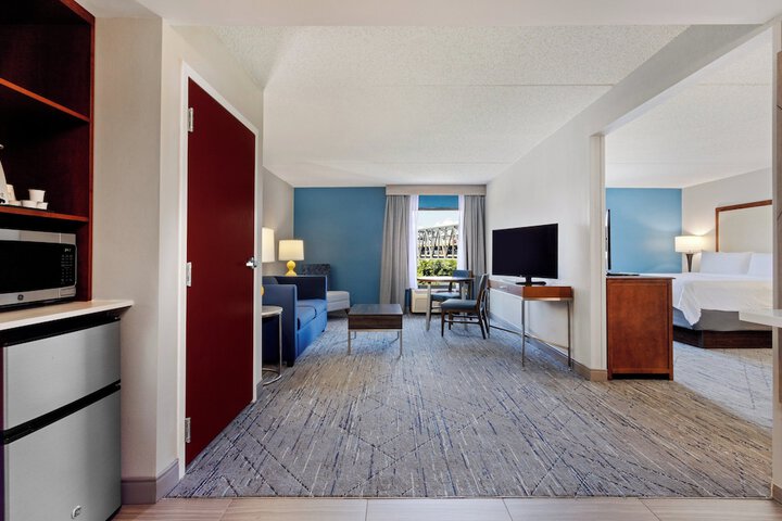 Holiday Inn Express & Suites Cincinnati Riverfront by IHG